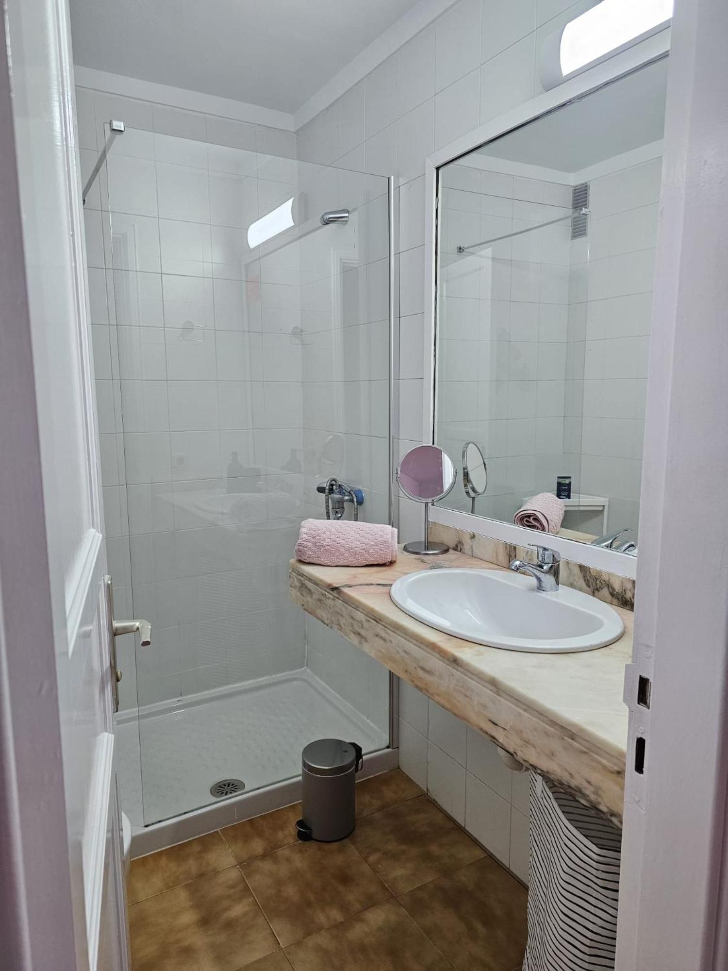 The Colors House, 646 Y 524 - Private *